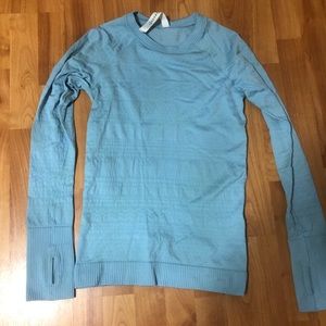 Lululemon athletic top